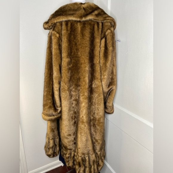 Vintage Pamela McCoy Luxurious Faux Fur Coat in Rich Brown - Picture 5 of 7
